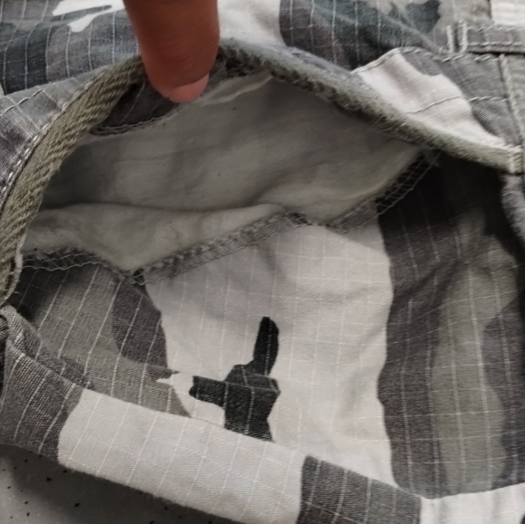 •Ecko Unltd Shorts Mens 48 Gray Snow Camo Camouflage Ripstop Cargo Casual Y2K - Picture 8 of 10